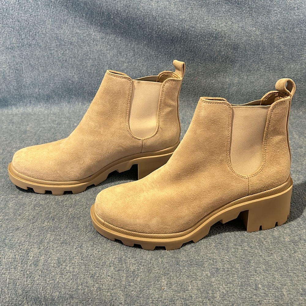 Steve Madden Sand Suede boots size 11